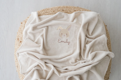Coperta personalizzata Fiocco con il nome Emily e coniglietto ricamato