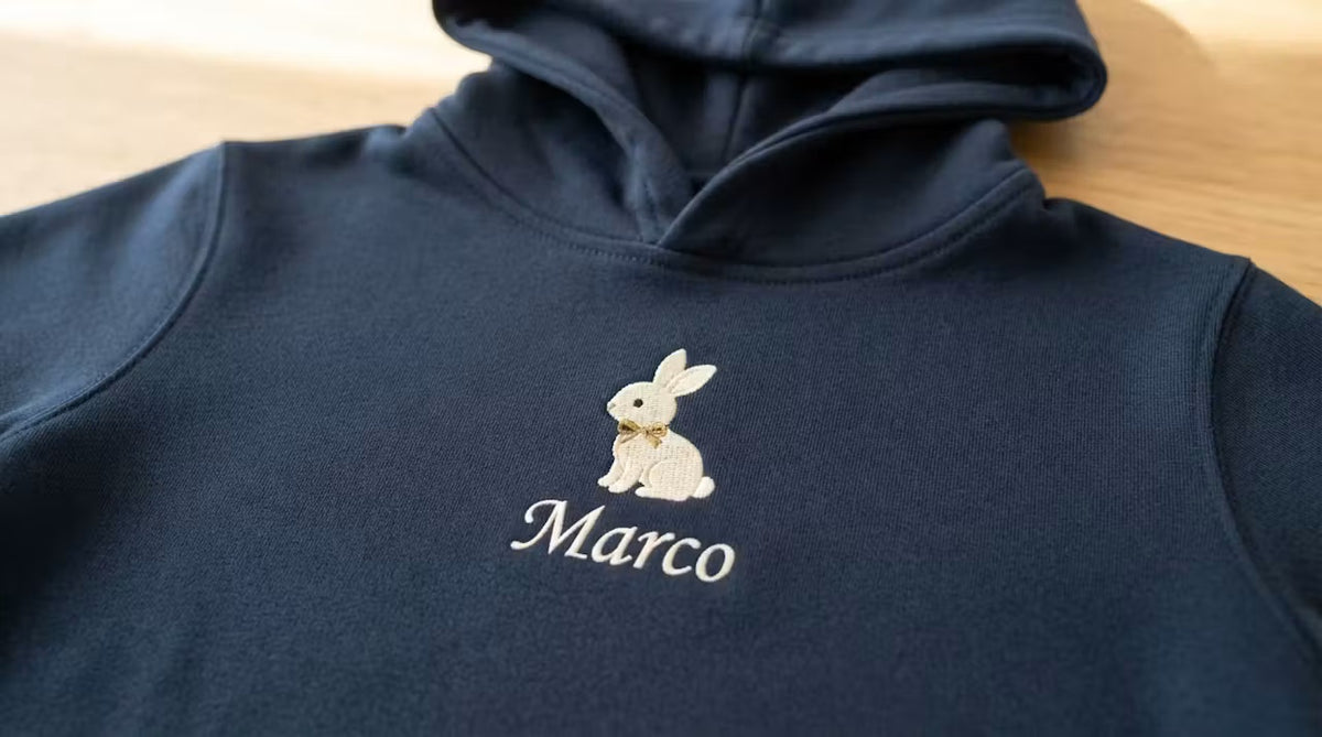 Felpa personalizzata con il nome del bambino – Fiocco